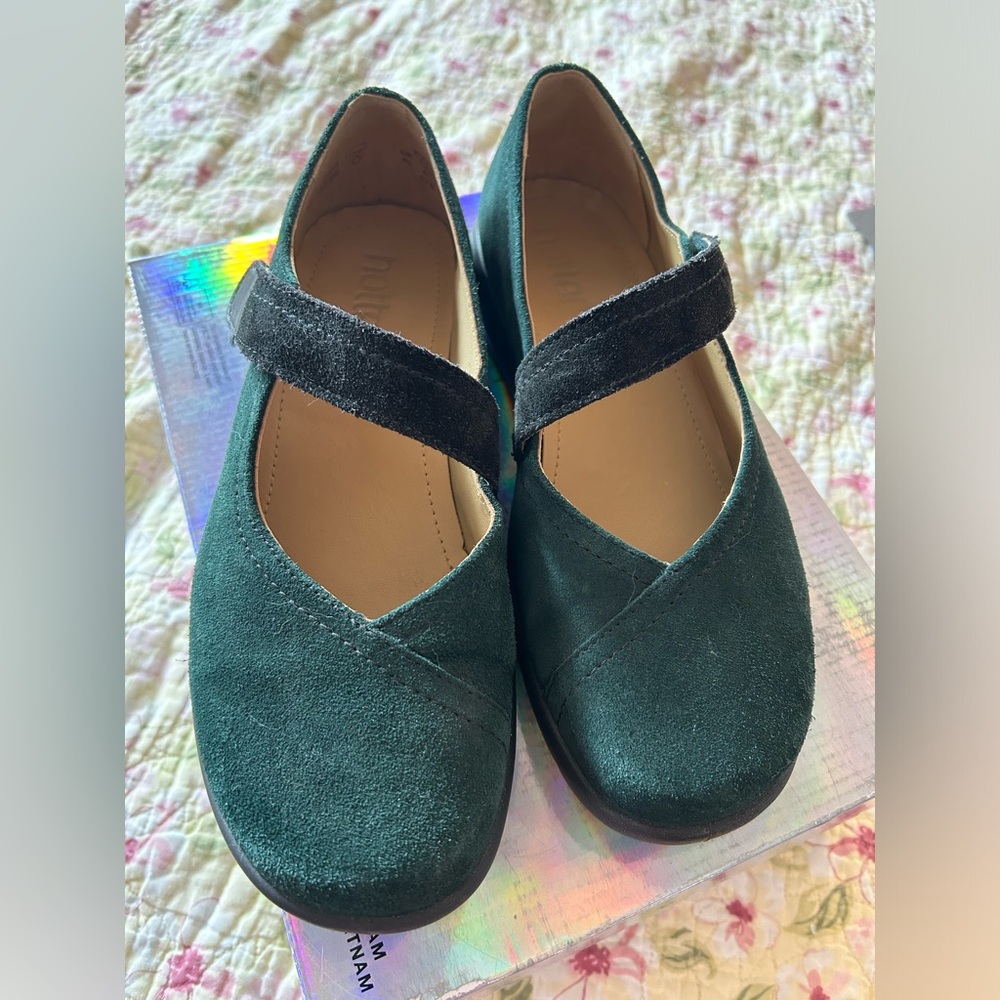 Forest Green Hotter Wren flats size 6.5 US